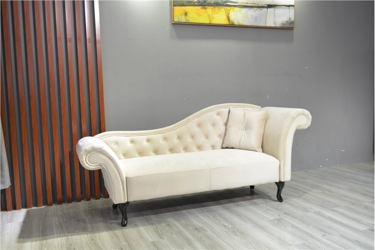 White Velvet Tufted Chaise 3