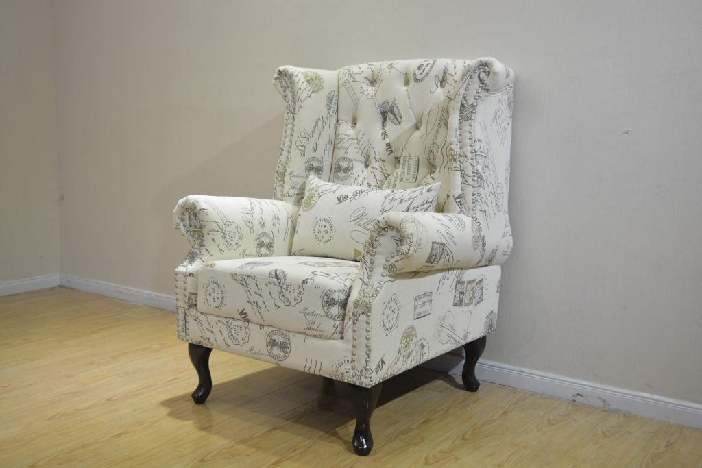 Upholstered Tufted Velvet Chair 1